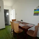 Domi By Guide Apartment Banjol